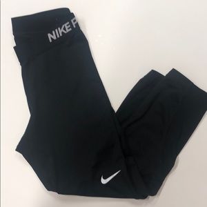 nike pro vented crop leggings